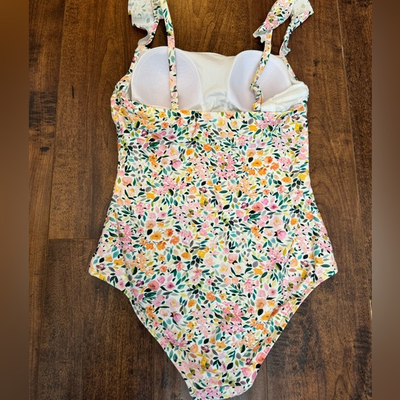 Kona Sol Floral swimsuit - size small - Picture 4 of 7